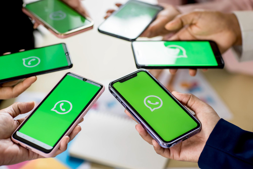 Senarai siaran di WhatsApp Business: cara membuat dan bila menggunakannya